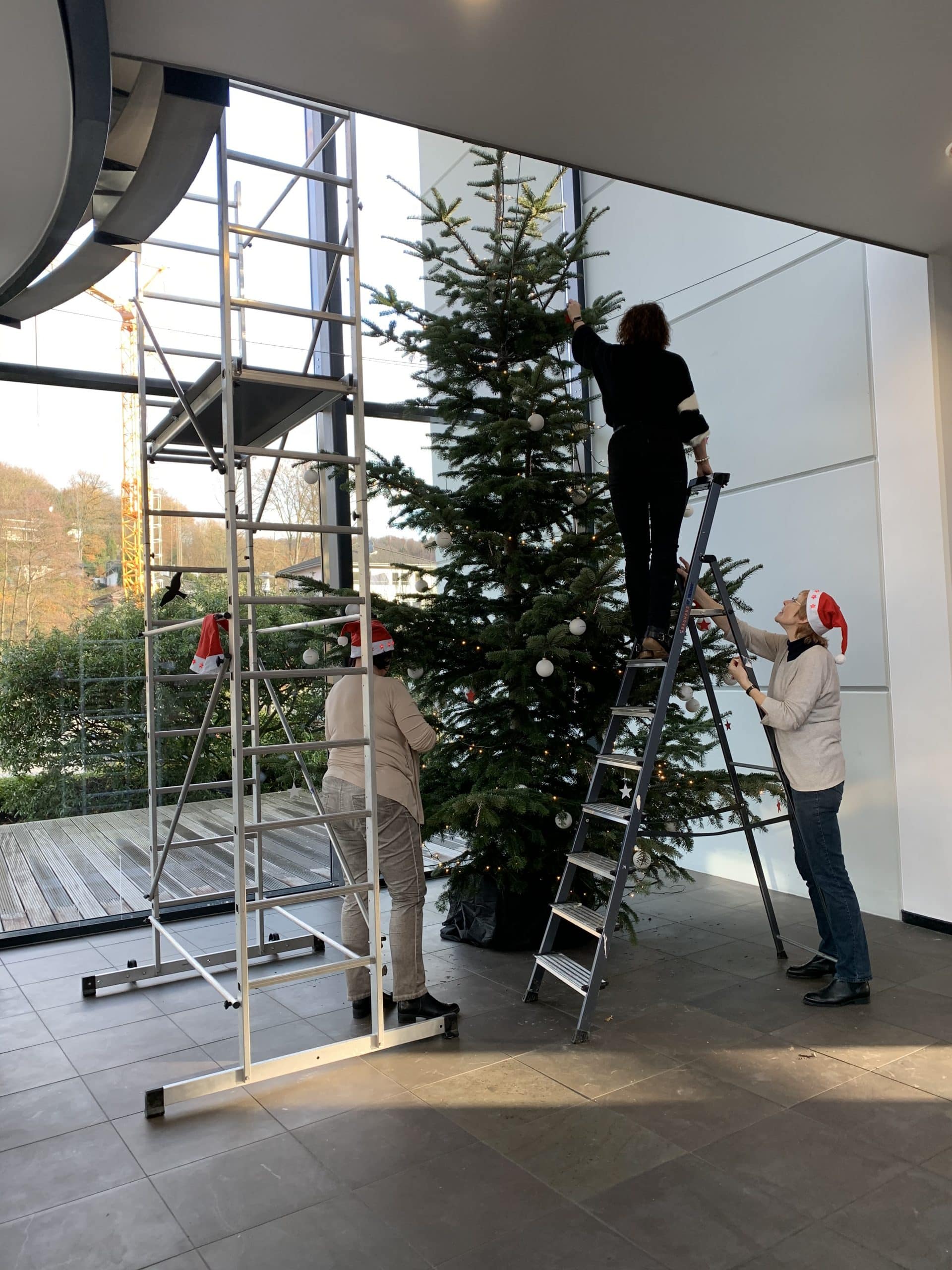 Gemütliches Weihnachtsschmücken - OSMAB